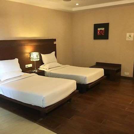 Hotel Md'S Continental Jorhāt Dış mekan fotoğraf