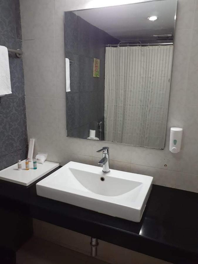 Hotel Md'S Continental Jorhāt Dış mekan fotoğraf