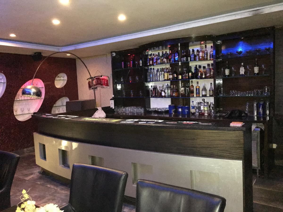 Hotel Md'S Continental Jorhāt Dış mekan fotoğraf