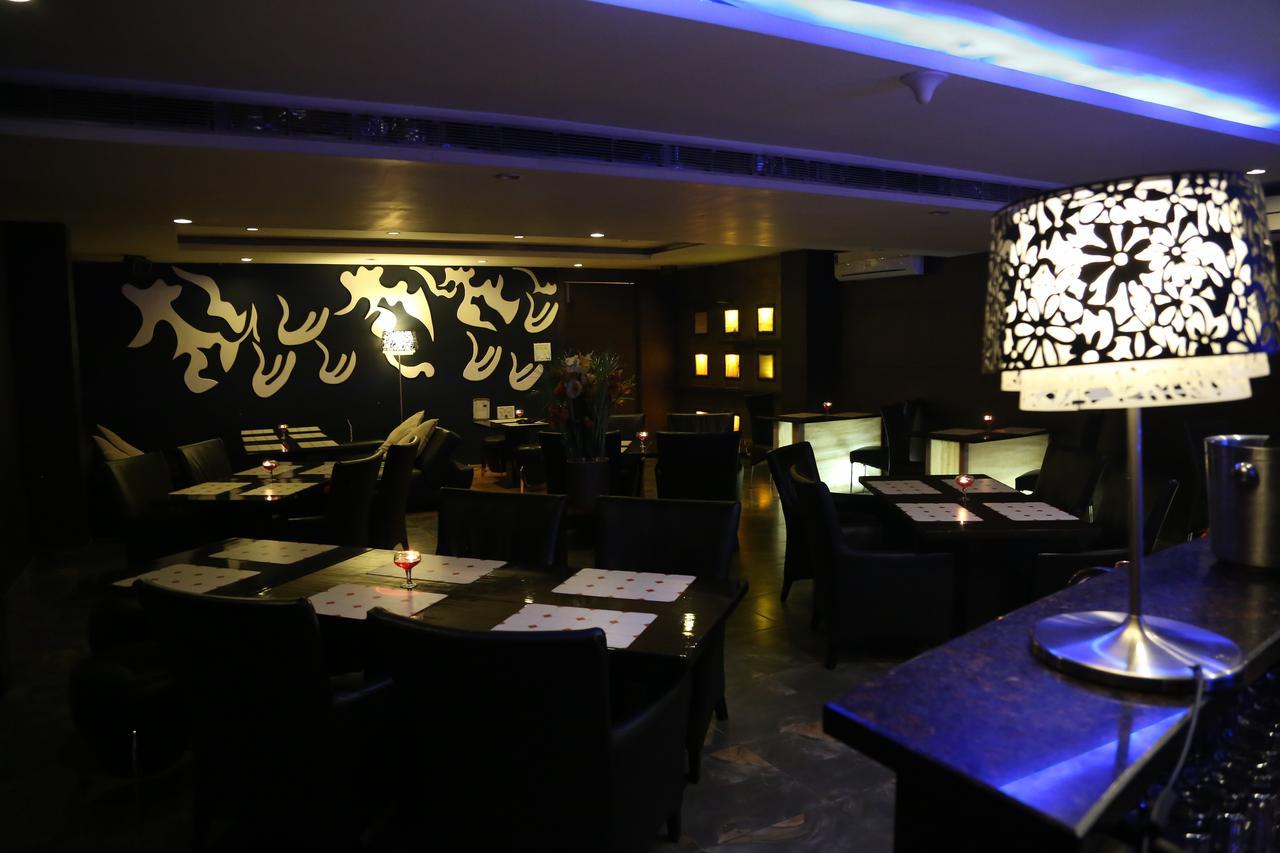 Hotel Md'S Continental Jorhāt Dış mekan fotoğraf