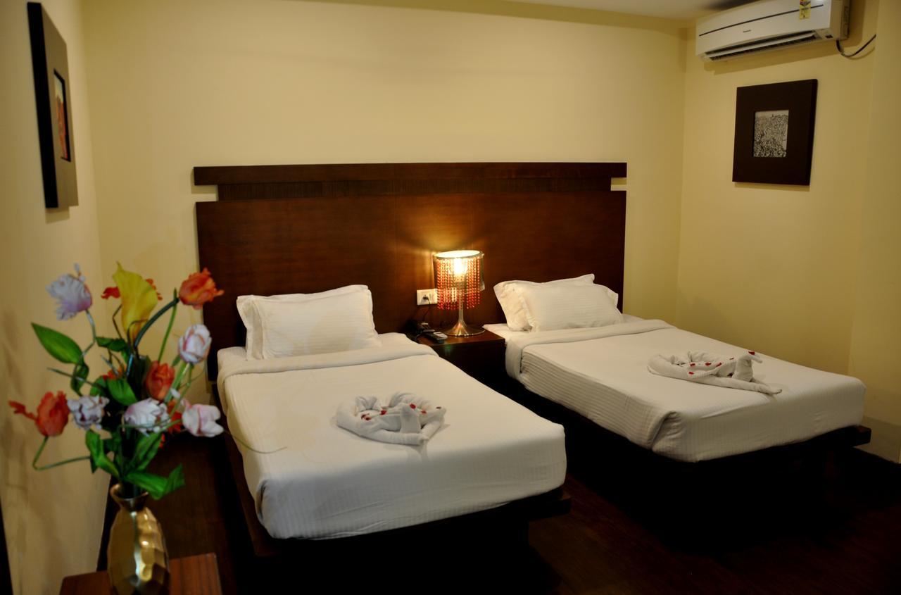 Hotel Md'S Continental Jorhāt Dış mekan fotoğraf